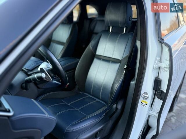 Белый Ленд Ровер Рендж Ровер Велар, объемом двигателя 2 л и пробегом 134 тыс. км за 29999 $, фото 64 на Automoto.ua