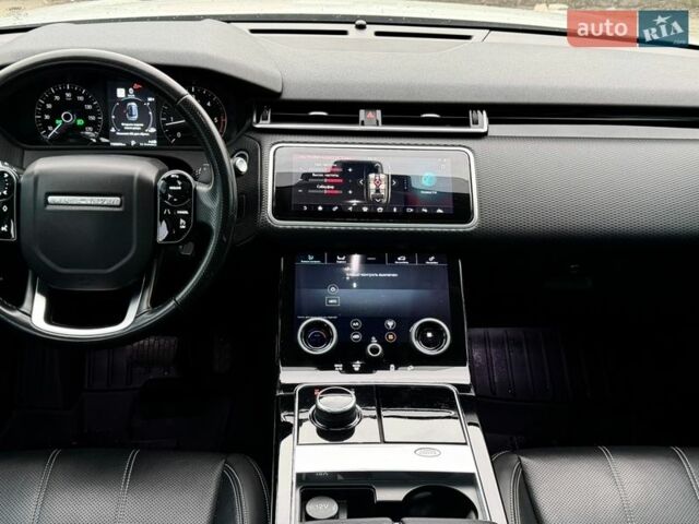Білий Ленд Ровер Рендж Ровер Велар, об'ємом двигуна 2 л та пробігом 110 тис. км за 38500 $, фото 42 на Automoto.ua