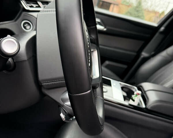 Белый Ленд Ровер Рендж Ровер Велар, объемом двигателя 2 л и пробегом 87 тыс. км за 33300 $, фото 29 на Automoto.ua