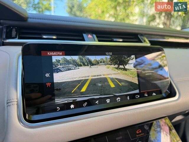 Белый Ленд Ровер Рендж Ровер Велар, объемом двигателя 2 л и пробегом 95 тыс. км за 32500 $, фото 23 на Automoto.ua