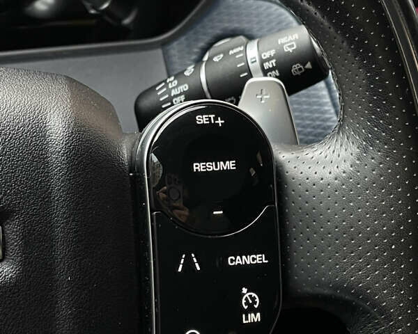 Белый Ленд Ровер Рендж Ровер Велар, объемом двигателя 2 л и пробегом 155 тыс. км за 29500 $, фото 37 на Automoto.ua