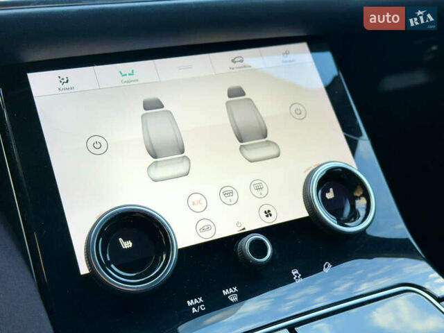 Белый Ленд Ровер Рендж Ровер Велар, объемом двигателя 2 л и пробегом 134 тыс. км за 33999 $, фото 90 на Automoto.ua