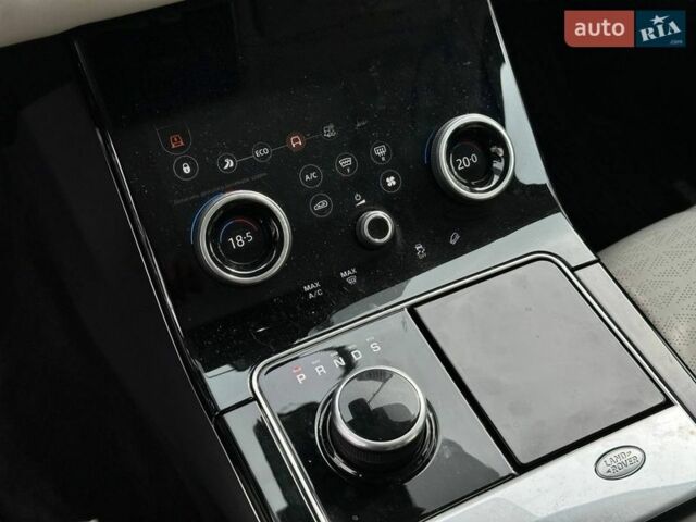 Белый Ленд Ровер Рендж Ровер Велар, объемом двигателя 2.99 л и пробегом 106 тыс. км за 39900 $, фото 31 на Automoto.ua