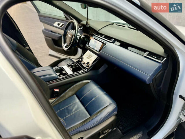 Белый Ленд Ровер Рендж Ровер Велар, объемом двигателя 2 л и пробегом 134 тыс. км за 33999 $, фото 80 на Automoto.ua