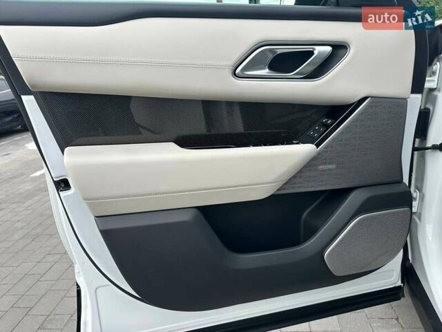 Белый Ленд Ровер Рендж Ровер Велар, объемом двигателя 2.99 л и пробегом 106 тыс. км за 43900 $, фото 9 на Automoto.ua