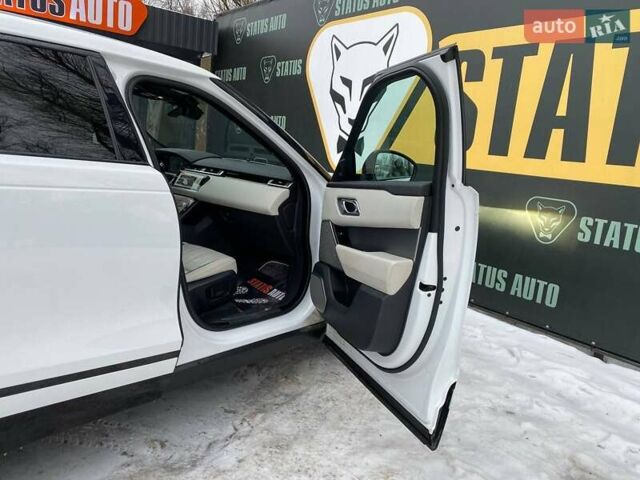 Білий Ленд Ровер Рендж Ровер Велар, об'ємом двигуна 2 л та пробігом 78 тис. км за 35900 $, фото 35 на Automoto.ua