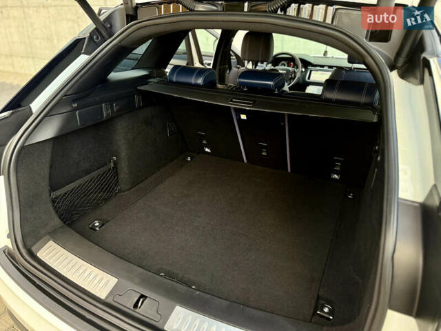 Белый Ленд Ровер Рендж Ровер Велар, объемом двигателя 2 л и пробегом 134 тыс. км за 33999 $, фото 64 на Automoto.ua