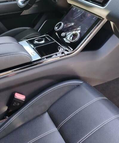 Белый Ленд Ровер Рендж Ровер Велар, объемом двигателя 3 л и пробегом 33 тыс. км за 42300 $, фото 24 на Automoto.ua