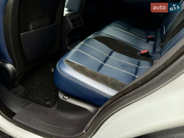 Білий Ленд Ровер Рендж Ровер Велар, об'ємом двигуна 2 л та пробігом 134 тис. км за 29999 $, фото 51 на Automoto.ua