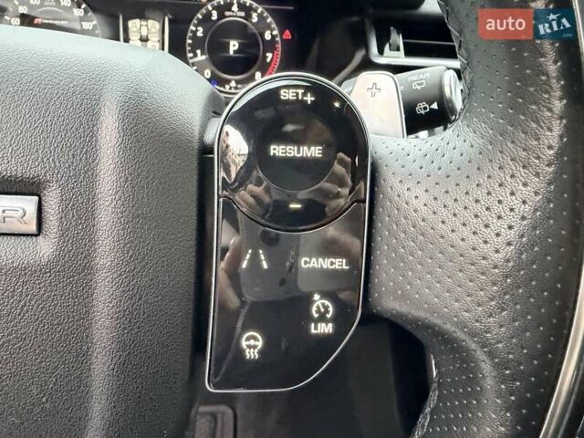 Білий Ленд Ровер Рендж Ровер Велар, об'ємом двигуна 2 л та пробігом 208 тис. км за 29999 $, фото 26 на Automoto.ua