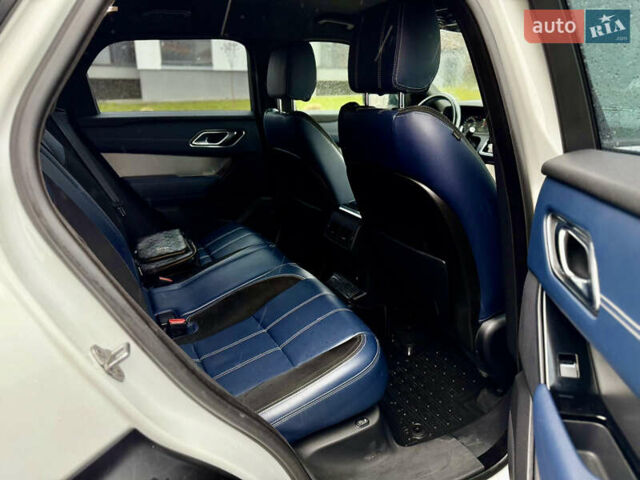 Белый Ленд Ровер Рендж Ровер Велар, объемом двигателя 2 л и пробегом 134 тыс. км за 29500 $, фото 57 на Automoto.ua