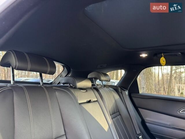 Белый Ленд Ровер Рендж Ровер Велар, объемом двигателя 3 л и пробегом 75 тыс. км за 42500 $, фото 43 на Automoto.ua