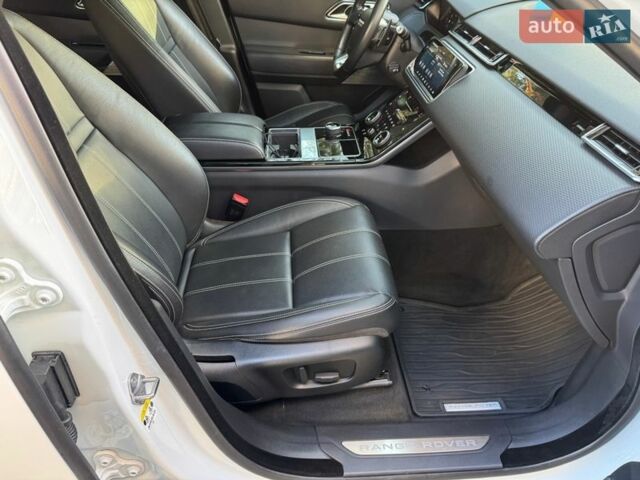 Белый Ленд Ровер Рендж Ровер Велар, объемом двигателя 3 л и пробегом 75 тыс. км за 42500 $, фото 33 на Automoto.ua