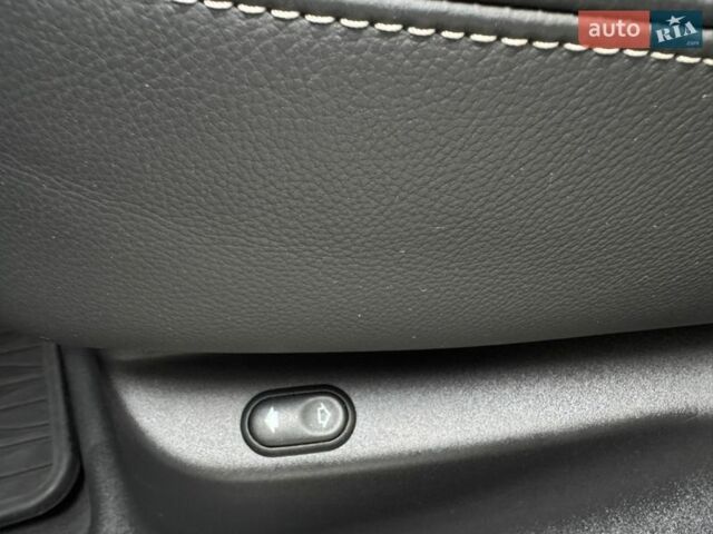 Белый Ленд Ровер Рендж Ровер Велар, объемом двигателя 3 л и пробегом 75 тыс. км за 42500 $, фото 54 на Automoto.ua