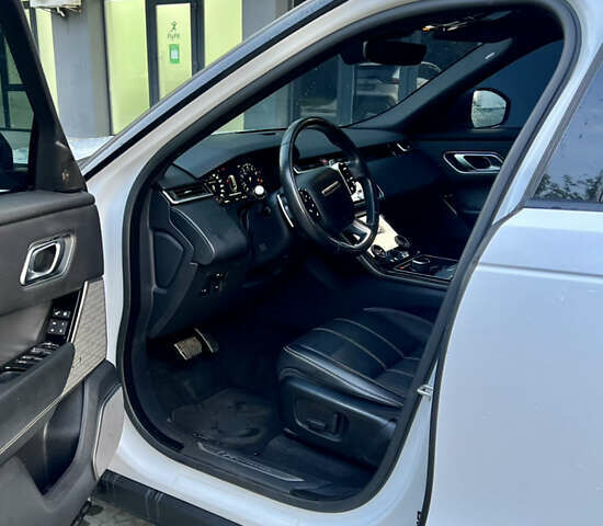 Білий Ленд Ровер Рендж Ровер Велар, об'ємом двигуна 2 л та пробігом 150 тис. км за 29900 $, фото 10 на Automoto.ua