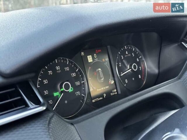 Білий Ленд Ровер Рендж Ровер Велар, об'ємом двигуна 2 л та пробігом 141 тис. км за 37690 $, фото 17 на Automoto.ua