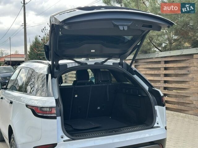 Білий Ленд Ровер Рендж Ровер Велар, об'ємом двигуна 2 л та пробігом 131 тис. км за 32000 $, фото 31 на Automoto.ua