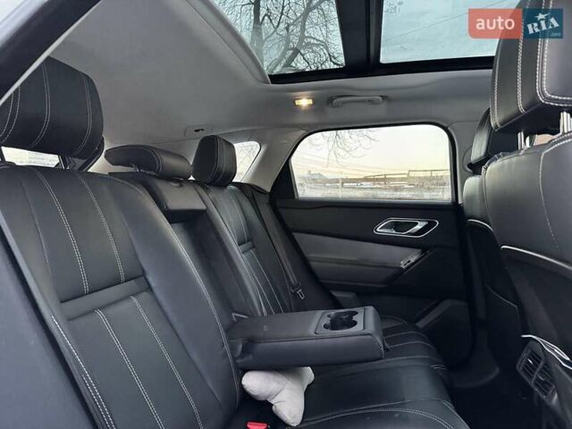 Білий Ленд Ровер Рендж Ровер Велар, об'ємом двигуна 2 л та пробігом 141 тис. км за 37690 $, фото 34 на Automoto.ua