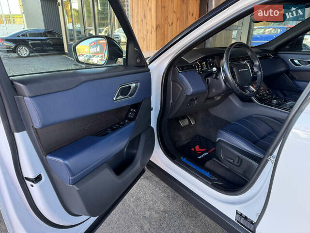 Белый Ленд Ровер Рендж Ровер Велар, объемом двигателя 2 л и пробегом 91 тыс. км за 34999 $, фото 29 на Automoto.ua