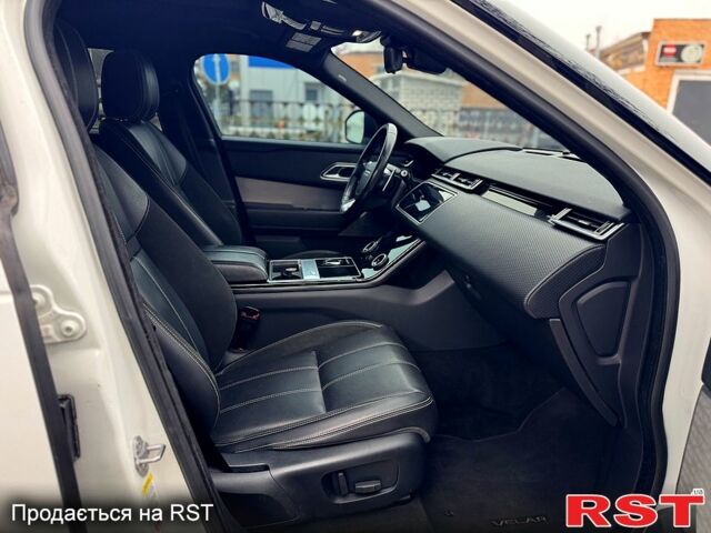 Белый Ленд Ровер Рендж Ровер Велар, объемом двигателя 2 л и пробегом 150 тыс. км за 29900 $, фото 8 на Automoto.ua