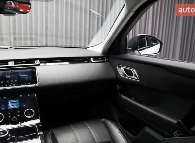 Белый Ленд Ровер Рендж Ровер Велар, объемом двигателя 2 л и пробегом 138 тыс. км за 39690 $, фото 25 на Automoto.ua