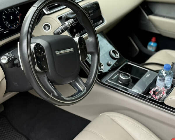 Белый Ленд Ровер Рендж Ровер Велар, объемом двигателя 3 л и пробегом 55 тыс. км за 39000 $, фото 10 на Automoto.ua