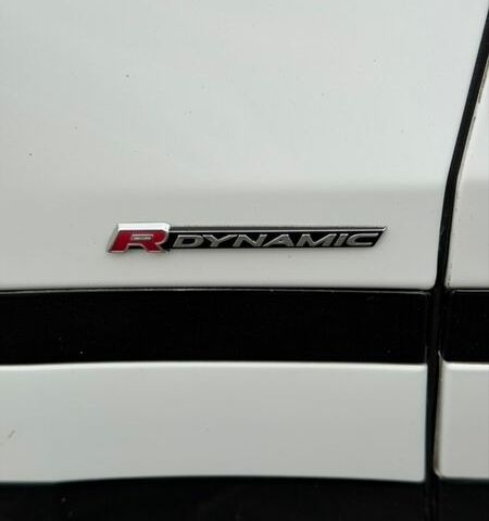 Білий Ленд Ровер Рендж Ровер Велар, об'ємом двигуна 2 л та пробігом 130 тис. км за 32200 $, фото 14 на Automoto.ua