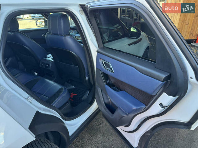 Белый Ленд Ровер Рендж Ровер Велар, объемом двигателя 2 л и пробегом 91 тыс. км за 34999 $, фото 49 на Automoto.ua