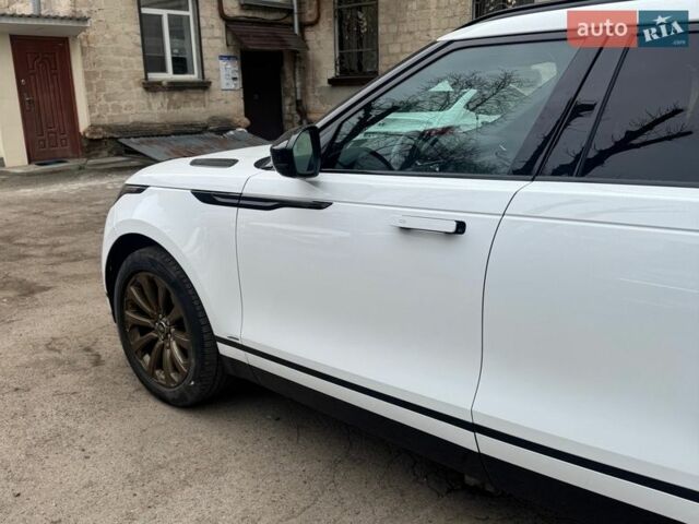 Білий Ленд Ровер Рендж Ровер Велар, об'ємом двигуна 2 л та пробігом 120 тис. км за 33000 $, фото 6 на Automoto.ua