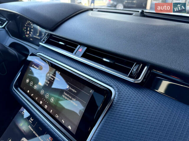 Белый Ленд Ровер Рендж Ровер Велар, объемом двигателя 2 л и пробегом 91 тыс. км за 34999 $, фото 62 на Automoto.ua