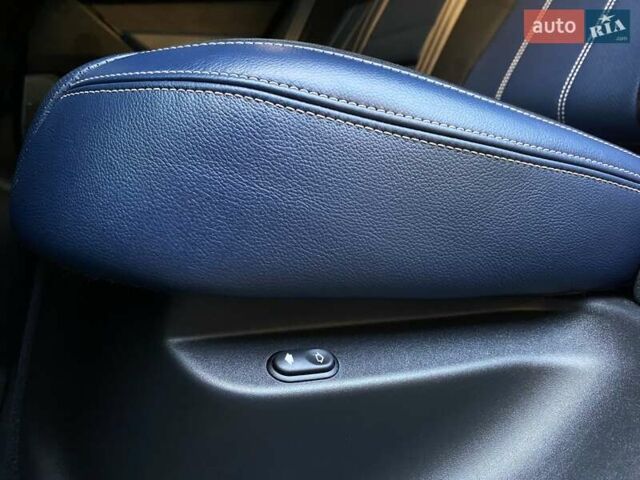 Белый Ленд Ровер Рендж Ровер Велар, объемом двигателя 2 л и пробегом 91 тыс. км за 34999 $, фото 66 на Automoto.ua