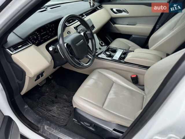 Білий Ленд Ровер Рендж Ровер Велар, об'ємом двигуна 2 л та пробігом 124 тис. км за 30499 $, фото 13 на Automoto.ua