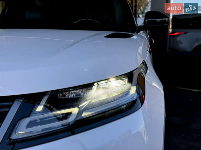 Белый Ленд Ровер Рендж Ровер Велар, объемом двигателя 2 л и пробегом 91 тыс. км за 34999 $, фото 4 на Automoto.ua