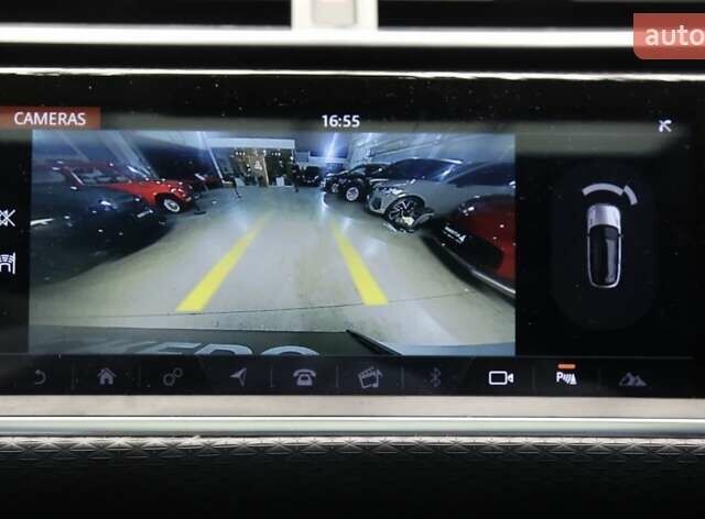 Белый Ленд Ровер Рендж Ровер Велар, объемом двигателя 2 л и пробегом 138 тыс. км за 39690 $, фото 19 на Automoto.ua