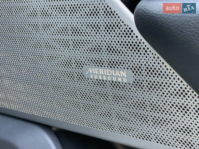 Білий Ленд Ровер Рендж Ровер Велар, об'ємом двигуна 2 л та пробігом 209 тис. км за 31999 $, фото 70 на Automoto.ua