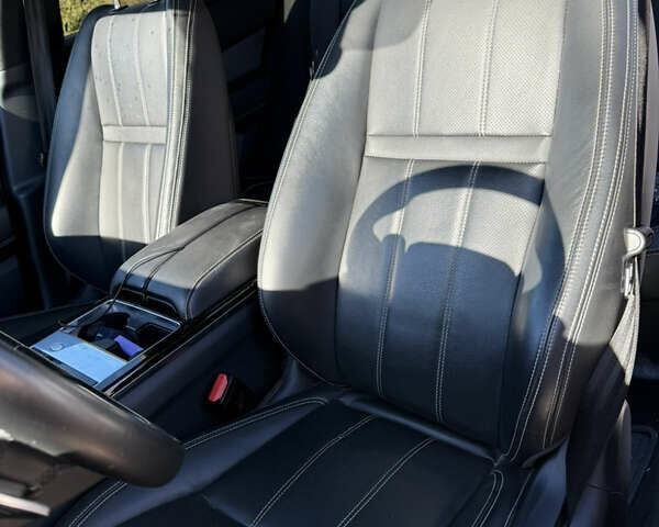 Белый Ленд Ровер Рендж Ровер Велар, объемом двигателя 3 л и пробегом 85 тыс. км за 40000 $, фото 11 на Automoto.ua