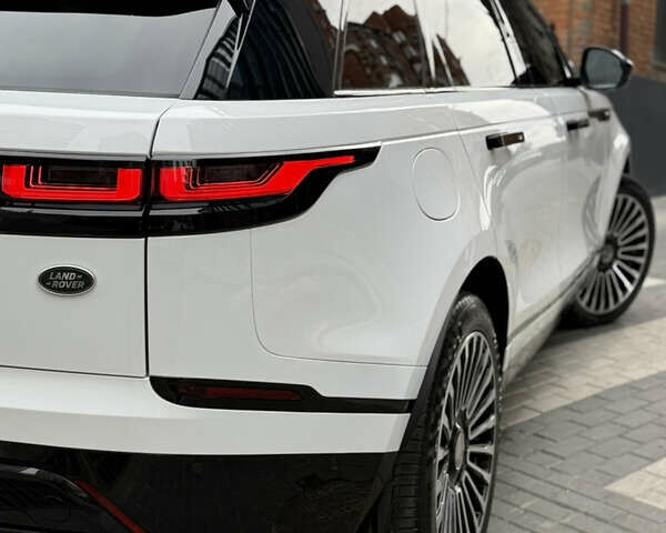 Белый Ленд Ровер Рендж Ровер Велар, объемом двигателя 3 л и пробегом 55 тыс. км за 39000 $, фото 6 на Automoto.ua