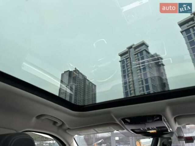 Белый Ленд Ровер Рендж Ровер Велар, объемом двигателя 2 л и пробегом 127 тыс. км за 27900 $, фото 24 на Automoto.ua