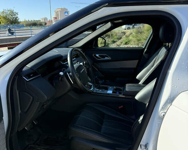 Белый Ленд Ровер Рендж Ровер Велар, объемом двигателя 3 л и пробегом 85 тыс. км за 40000 $, фото 10 на Automoto.ua