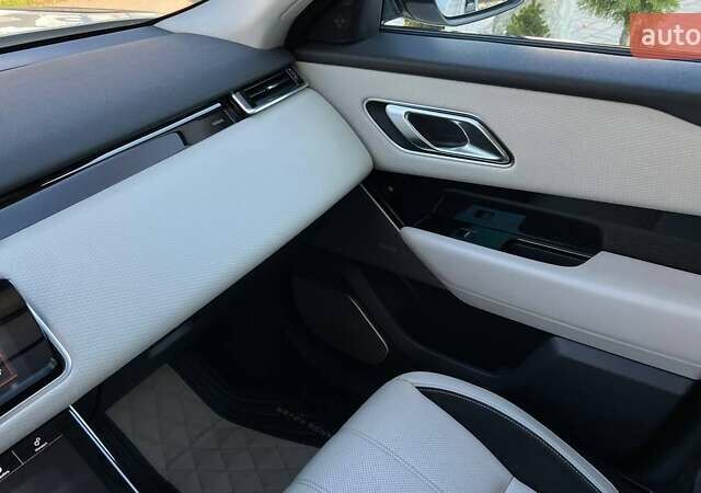 Білий Ленд Ровер Рендж Ровер Велар, об'ємом двигуна 3 л та пробігом 77 тис. км за 38777 $, фото 10 на Automoto.ua