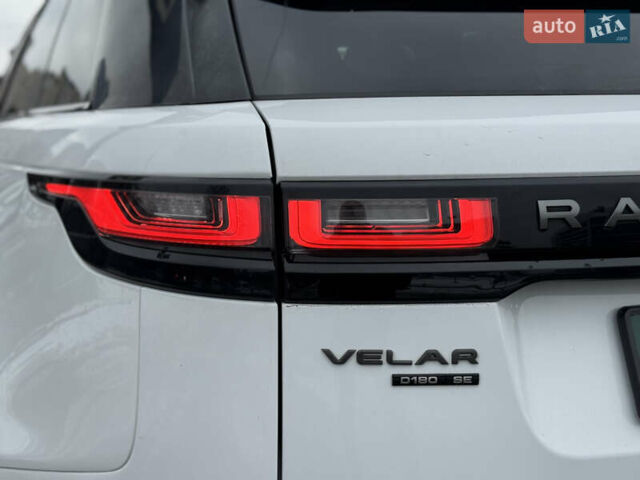 Білий Ленд Ровер Рендж Ровер Велар, об'ємом двигуна 2 л та пробігом 124 тис. км за 30499 $, фото 10 на Automoto.ua