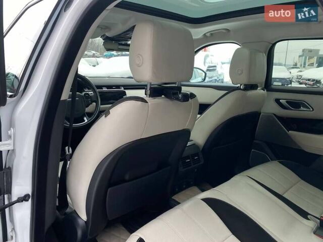 Белый Ленд Ровер Рендж Ровер Велар, объемом двигателя 3 л и пробегом 77 тыс. км за 34900 $, фото 24 на Automoto.ua