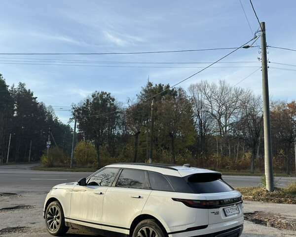 Белый Ленд Ровер Рендж Ровер Велар, объемом двигателя 2 л и пробегом 115 тыс. км за 31900 $, фото 7 на Automoto.ua