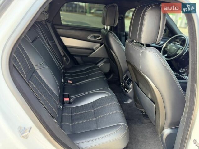 Білий Ленд Ровер Рендж Ровер Велар, об'ємом двигуна 2 л та пробігом 130 тис. км за 32200 $, фото 19 на Automoto.ua