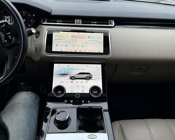 Білий Ленд Ровер Рендж Ровер Велар, об'ємом двигуна 2 л та пробігом 66 тис. км за 31000 $, фото 14 на Automoto.ua