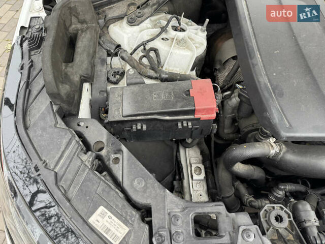 Білий Ленд Ровер Рендж Ровер Велар, об'ємом двигуна 2 л та пробігом 150 тис. км за 29900 $, фото 46 на Automoto.ua