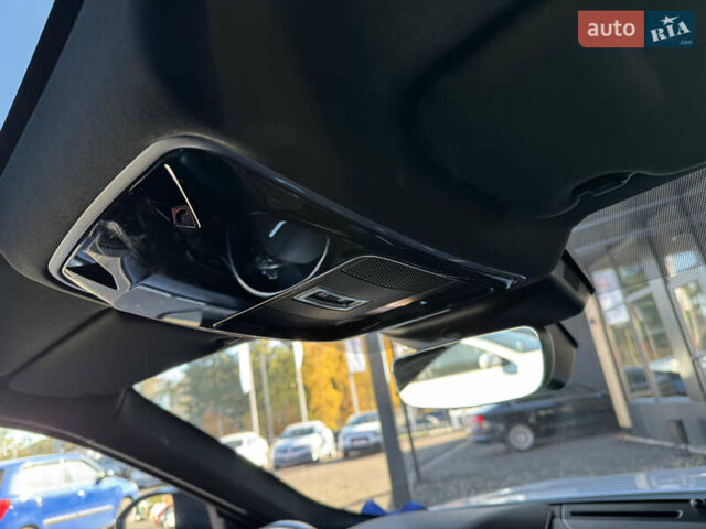 Белый Ленд Ровер Рендж Ровер Велар, объемом двигателя 2 л и пробегом 91 тыс. км за 34999 $, фото 60 на Automoto.ua