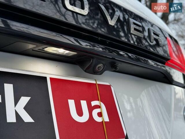Білий Ленд Ровер Рендж Ровер Велар, об'ємом двигуна 2 л та пробігом 141 тис. км за 37690 $, фото 33 на Automoto.ua