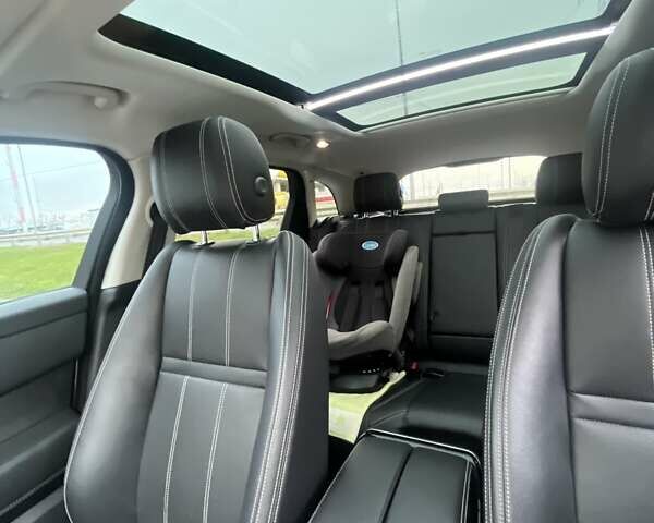 Білий Ленд Ровер Рендж Ровер Велар, об'ємом двигуна 2 л та пробігом 128 тис. км за 42000 $, фото 12 на Automoto.ua