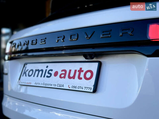 Белый Ленд Ровер Рендж Ровер Велар, объемом двигателя 2 л и пробегом 91 тыс. км за 34999 $, фото 24 на Automoto.ua